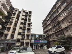 警钟街72号院
