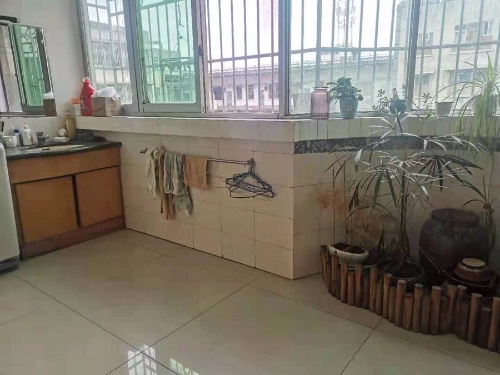 绵阳精装 4房 203m² 平安小区 城东片区 67万元 ，南北通透 安静 看园景 视野开阔 绵阳二手房