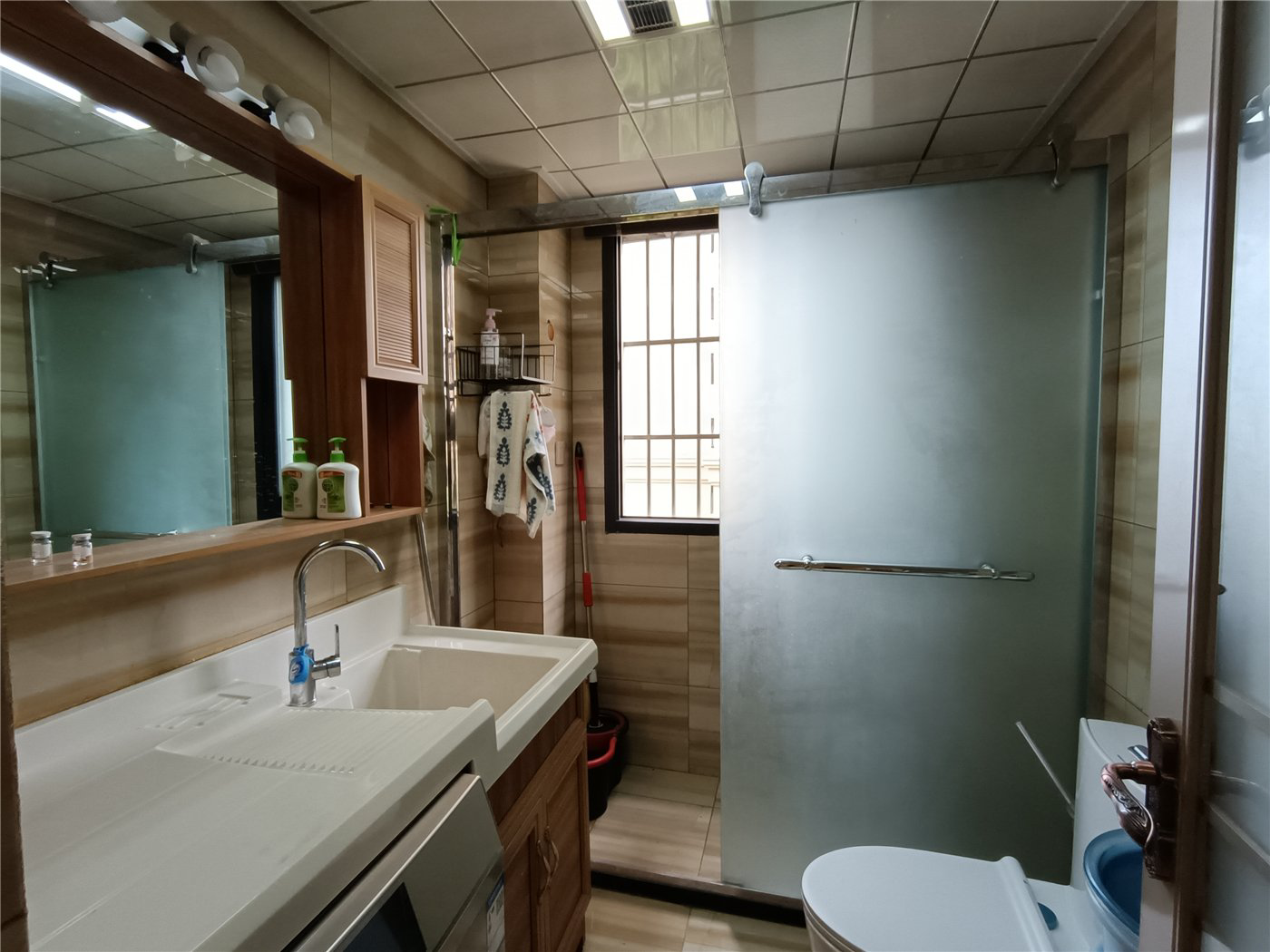 绵阳腰斩的价格  实景出售  南北通透大三房双卫 楼王视野 万达广场三江启航 公园市场楼下都有 绵阳二手房