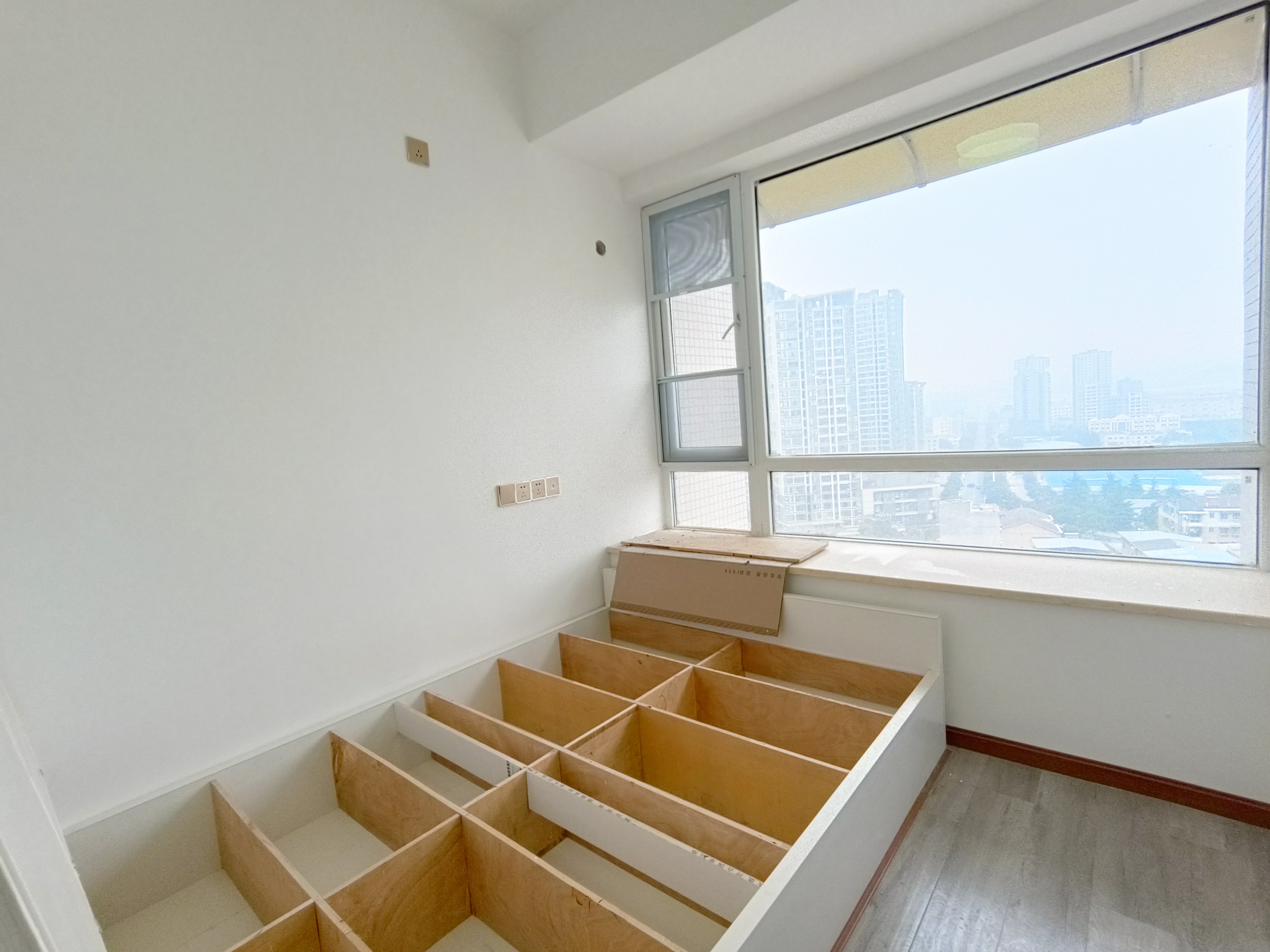 绵阳火炬实小  布鲁斯海德庄园精装两房  新房未入住空房  税少黄金楼层 绵阳二手房