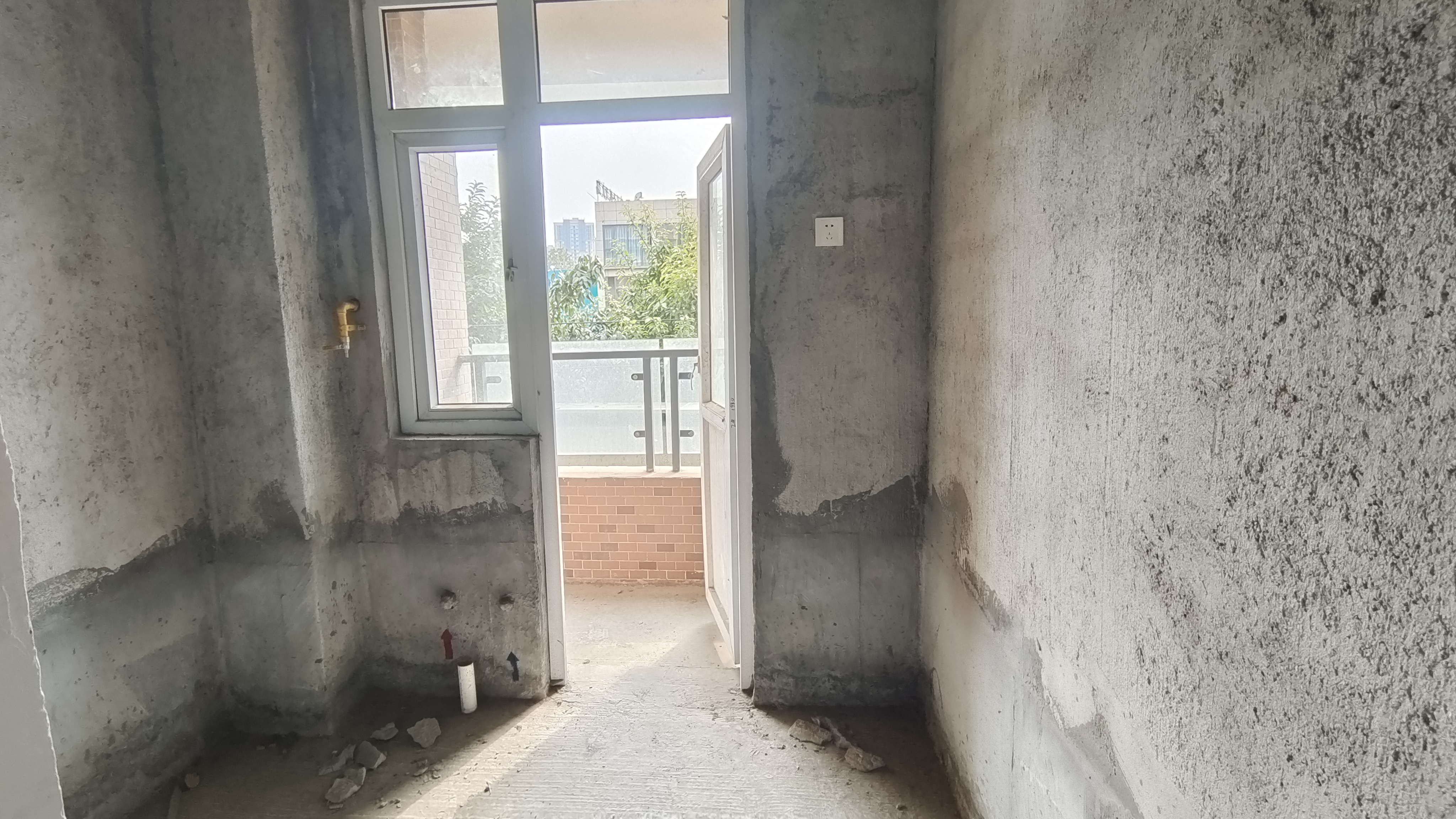 绵阳兴发金域丽江，3室2厅1卫，93.00㎡，毛坯，售价76.00万 绵阳二手房