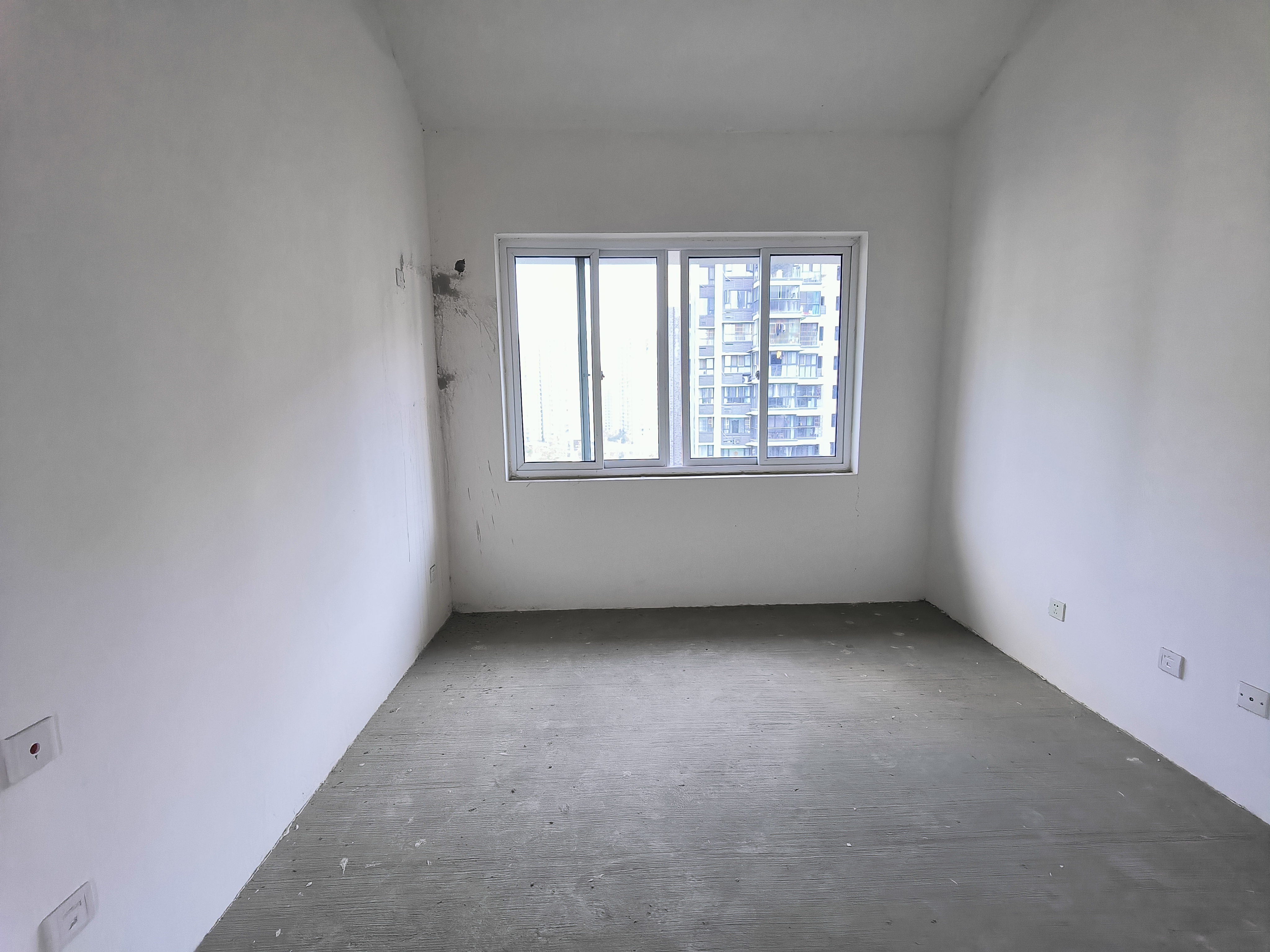 绵阳涪城区洋房顶跃，私家大平台，南北通透，18年新中式洋房 绵阳二手房