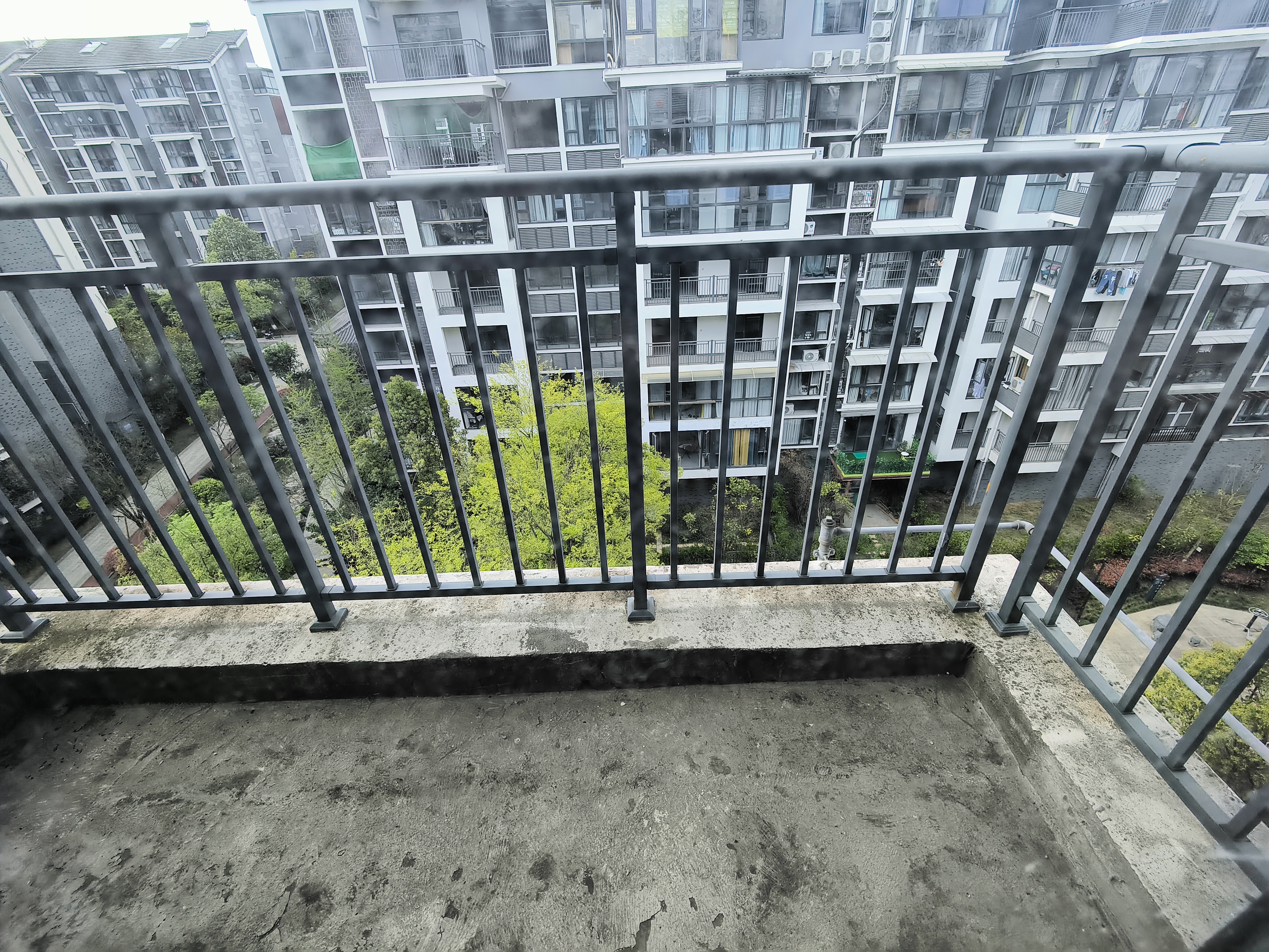绵阳涪城区洋房顶跃，私家大平台，南北通透，18年新中式洋房 绵阳二手房