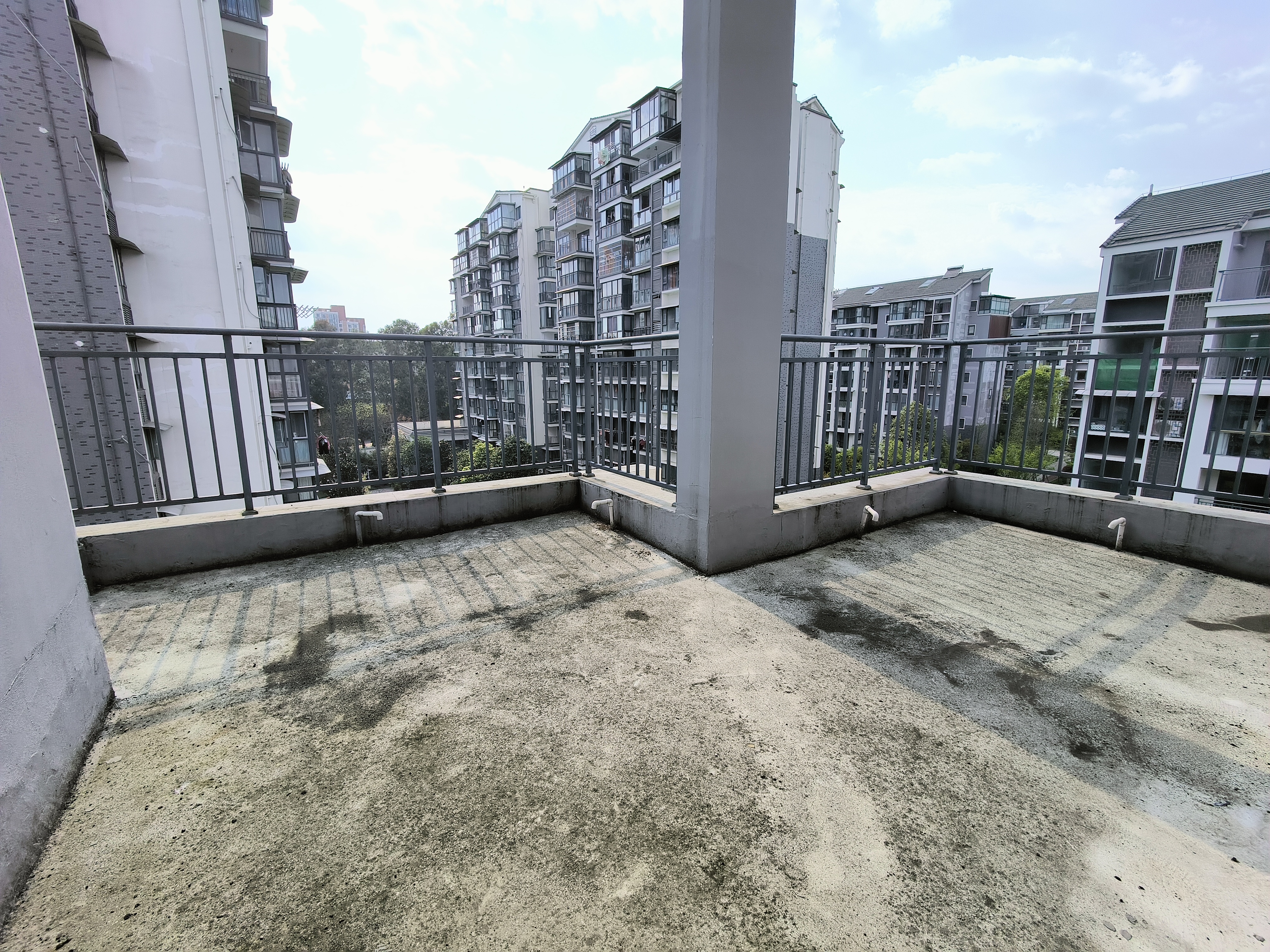 绵阳涪城区洋房顶跃，私家大平台，南北通透，18年新中式洋房 绵阳二手房