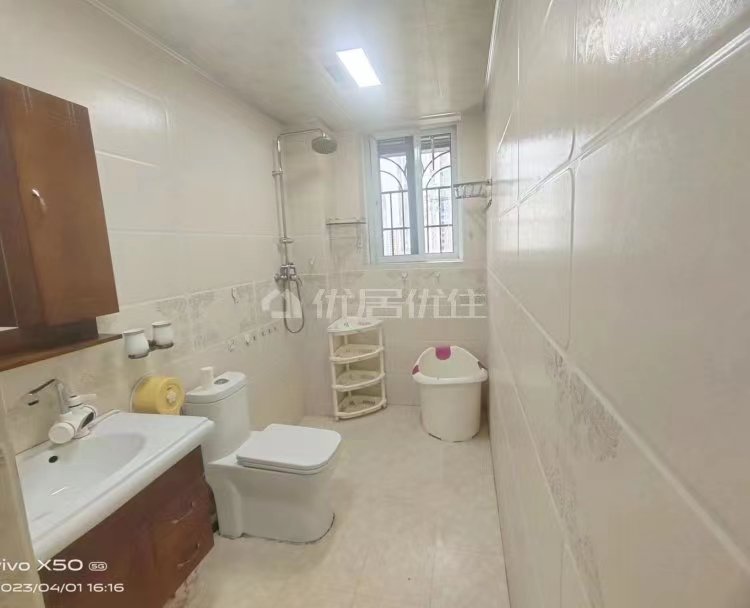 绵阳五路口城中心，房东急到卖 3室2厅2卫，112.00㎡，售价68万 绵阳二手房