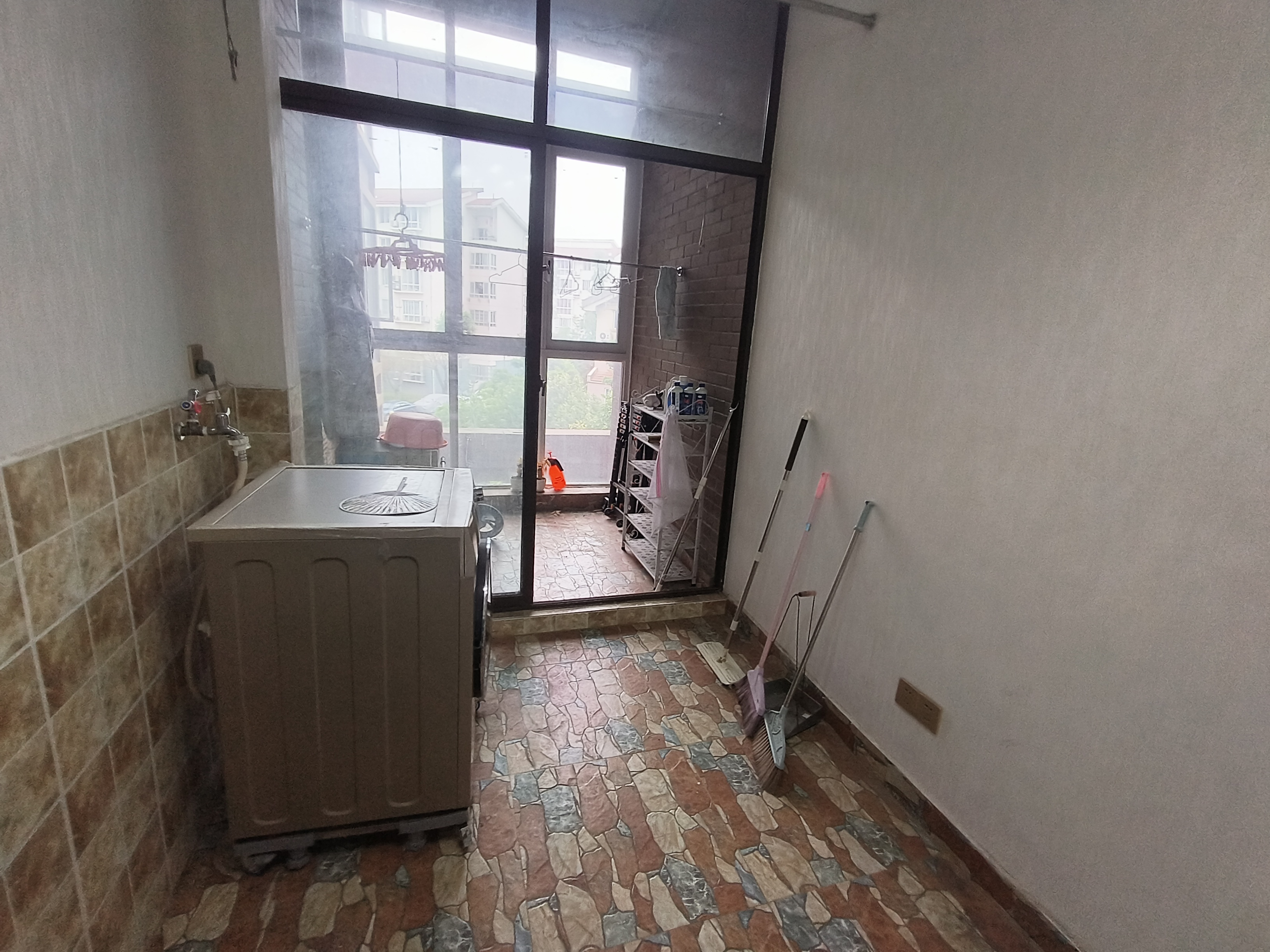 绵阳博雅海润广场，2室2厅2卫，101.00㎡，精装，租金1400.00元/月 绵阳租房