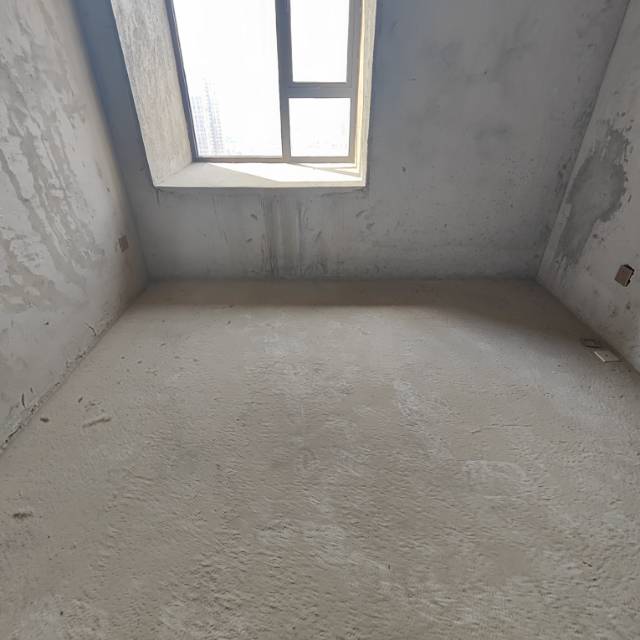 绵阳绵阳核心地段 3连跃 露台花园顶跃 任你打造奢华私家住宅 绵阳二手房