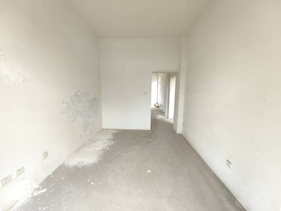 绵阳小岛花园二期清水三跃五 带产权车库带私家花园 钥匙在手实际可用300平 绵阳二手房