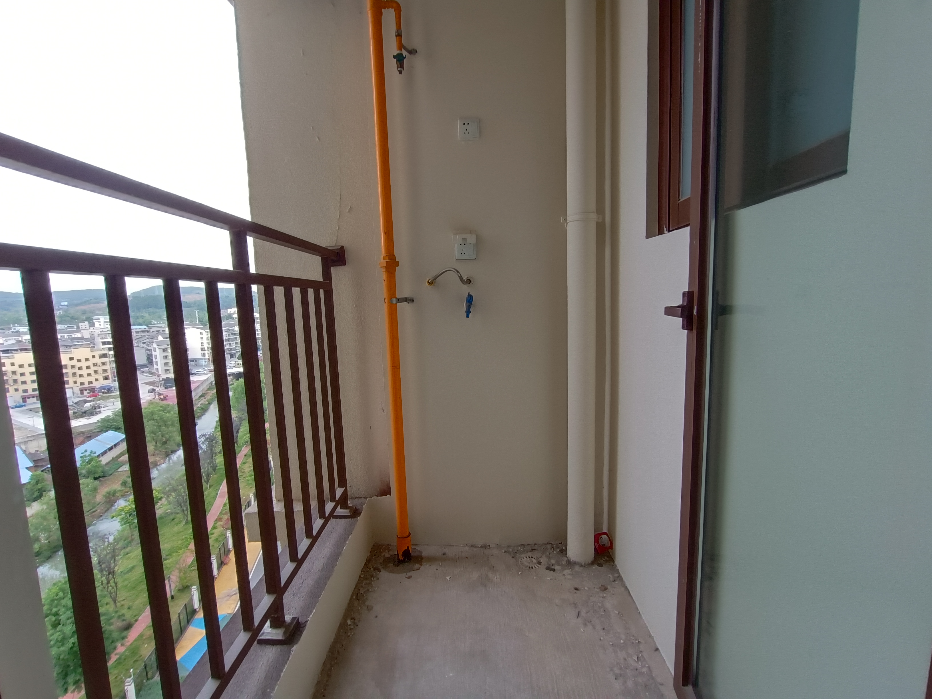 绵阳小枧湿地公园旁，电梯高层，单价6000多，标准四室两卫 绵阳二手房