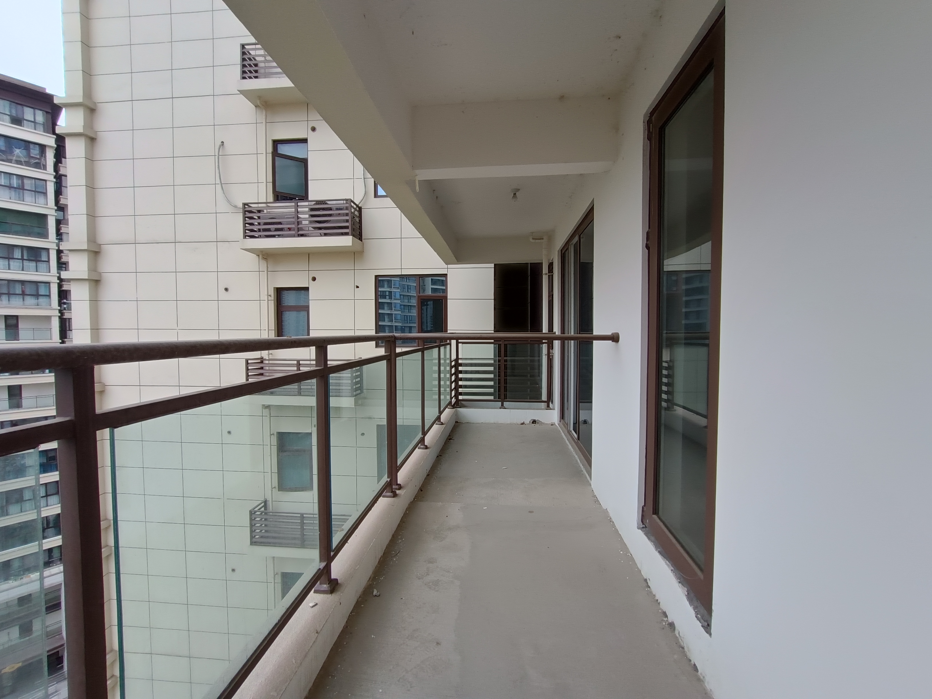绵阳小枧湿地公园旁，电梯高层，单价6000多，标准四室两卫 绵阳二手房