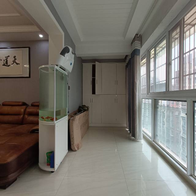 绵阳恒业塞纳阳光，5室3厅2卫，93.00㎡，精装，售价150.00万 绵阳二手房