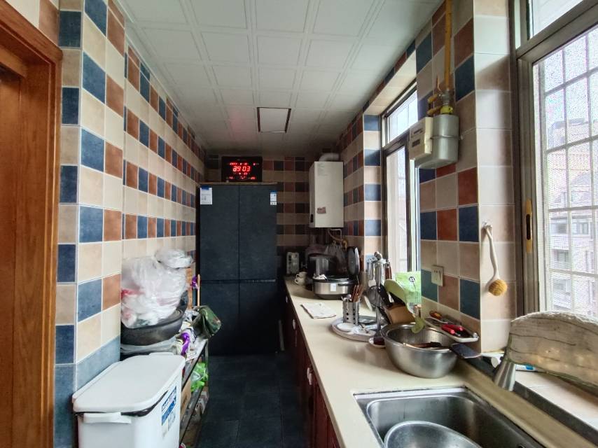 绵阳海德庄园，电梯洋房，带车位带地暖，顶跃带阳光房 绵阳二手房