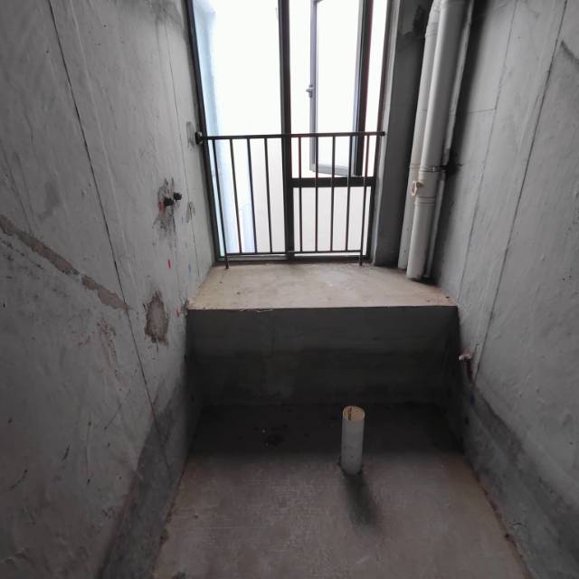绵阳海赋长兴/清水毛坯/三层顶跃/南北通透/26跃28层/露台+连接板/机关幼儿园三江实验学校旁 绵阳二手房