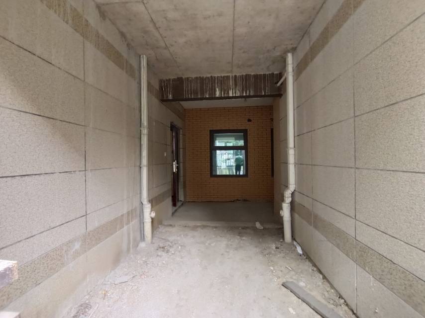 绵阳远大美域，4室3厅3卫，180㎡，售价310万 绵阳二手房
