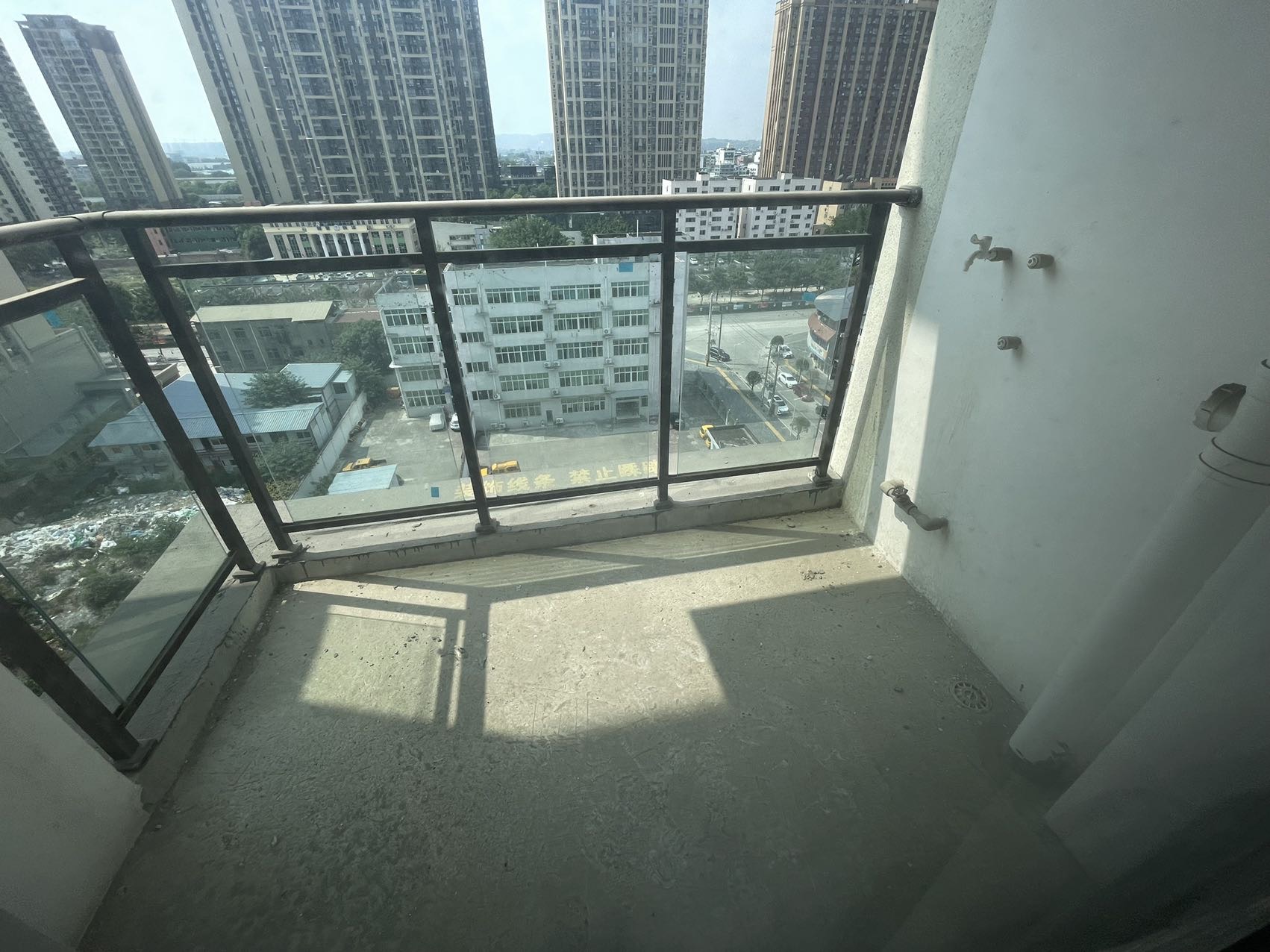 绵阳西城君悦华府。顶跃带露台。 绵阳二手房