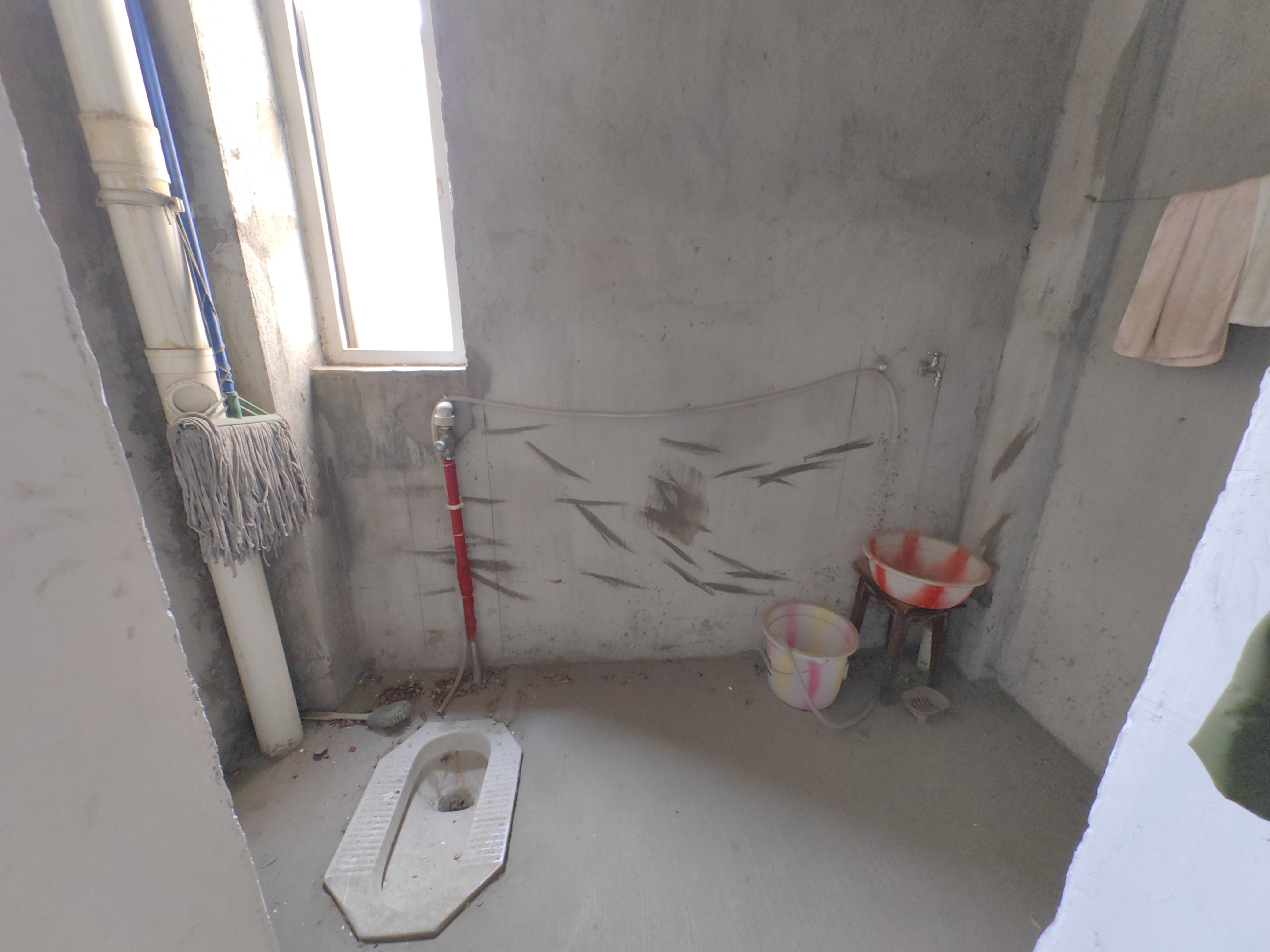 绵阳小岛花园二期，3室2厅2卫，128.00㎡，毛坯，售价110万 绵阳二手房