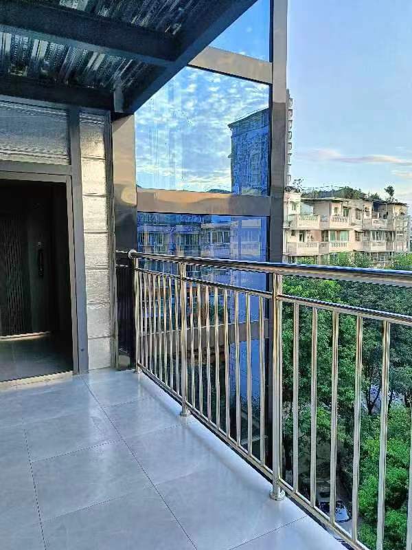 绵阳长兴现代城D区，4室2厅2卫，161.32㎡，精装，租金19000元/月 绵阳租房