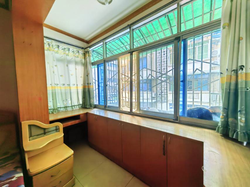 绵阳广电宿舍楼，实小7中双学区房。 绵阳二手房