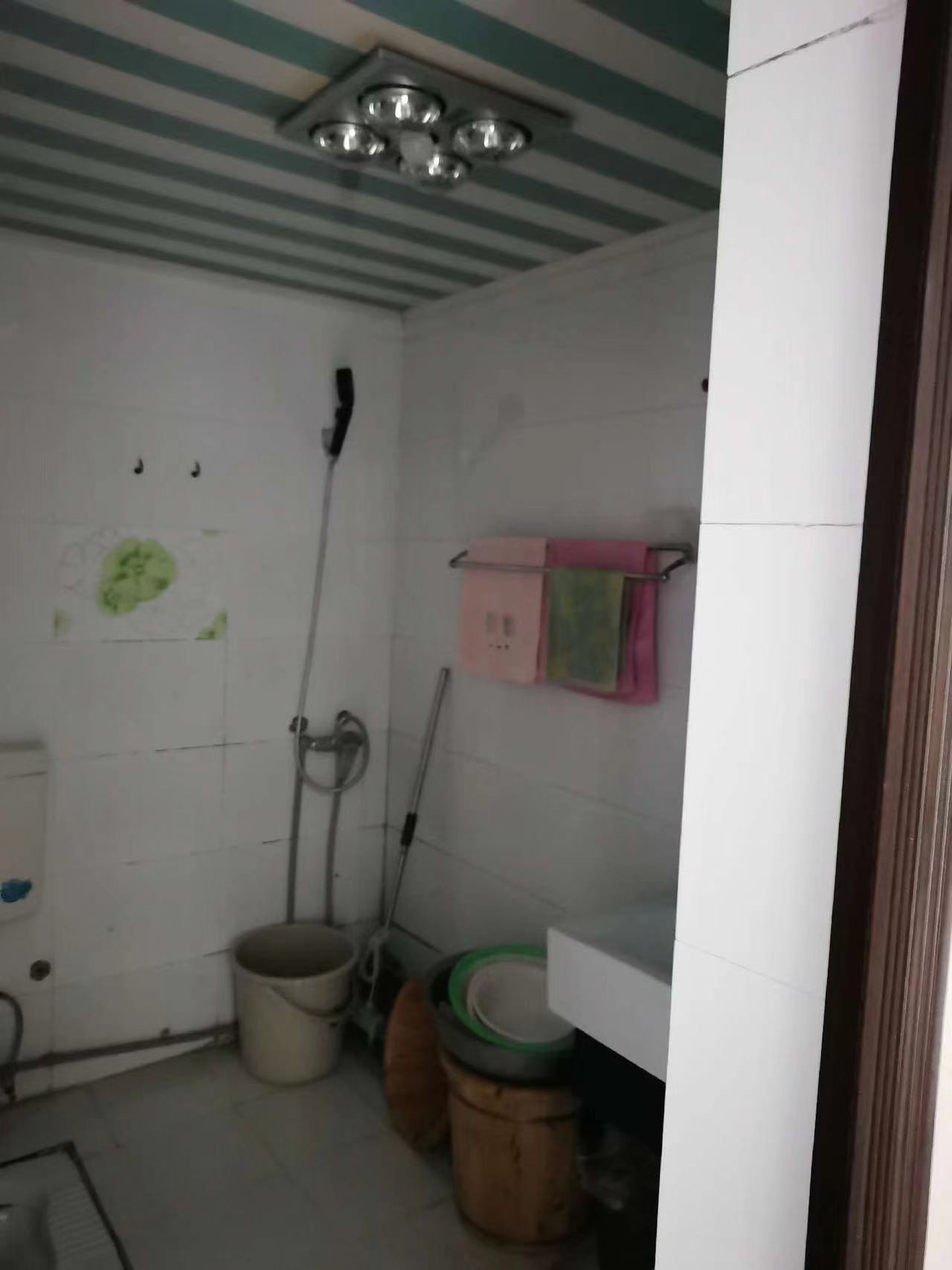 绵阳华丰名苑，2室2厅1卫，95.00㎡，普装，售价39.00万 绵阳二手房