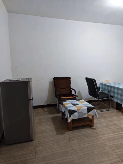 小岛社区，2室2厅1卫，65㎡，租金550元/月