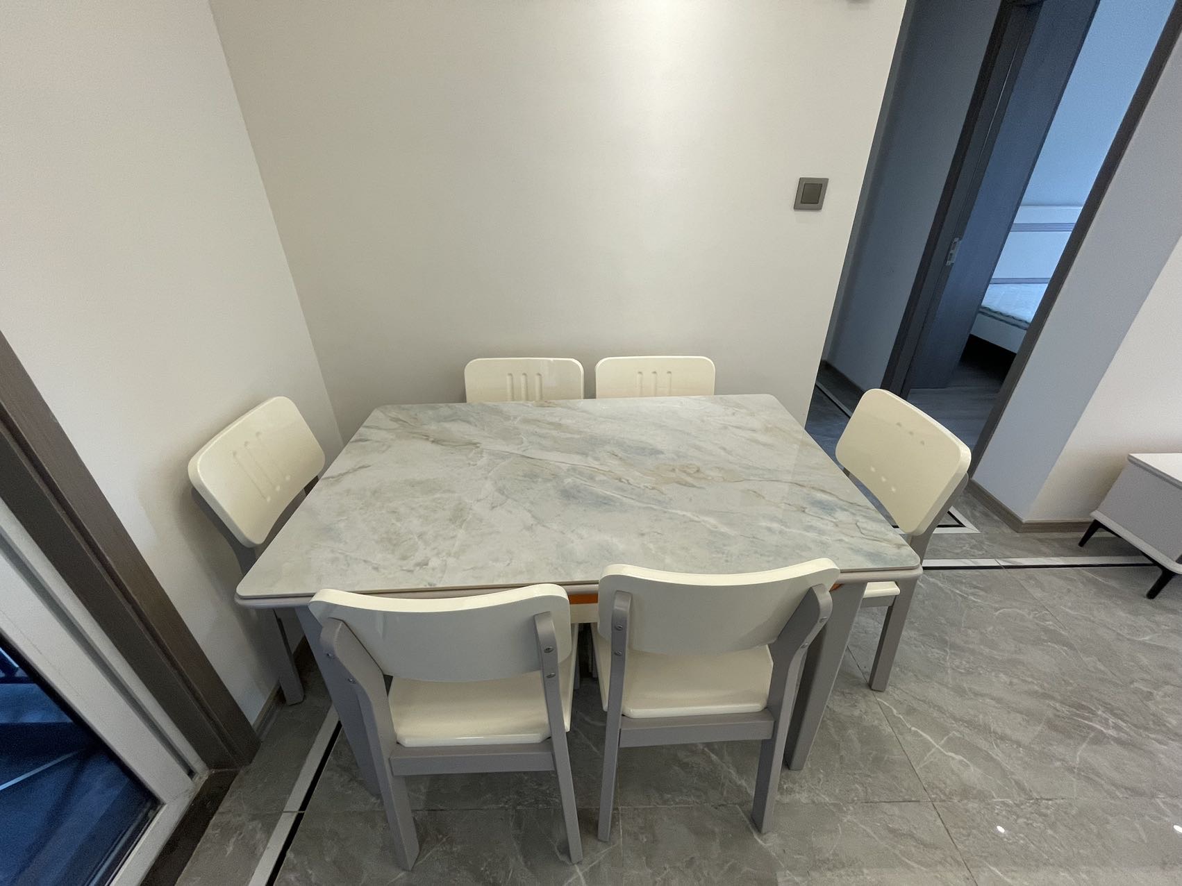 绵阳长虹橡树郡，3室2厅2卫，97.70㎡，精装，租金1800.00元/月 绵阳租房