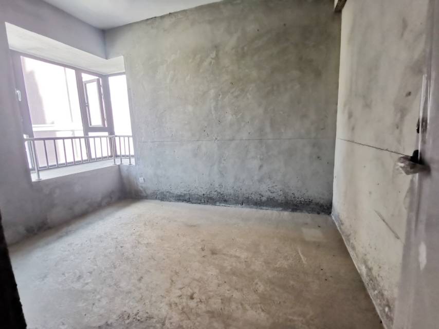 绵阳江与城（二手房），3室2厅2卫，106㎡，毛坯，售价66万 绵阳二手房