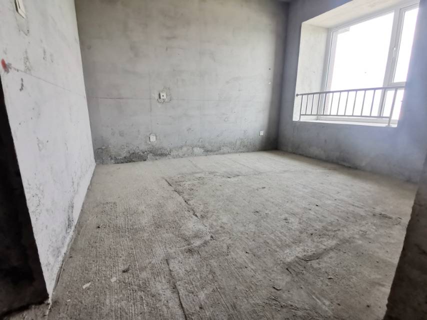 绵阳江与城（二手房），3室2厅2卫，106㎡，毛坯，售价66万 绵阳二手房