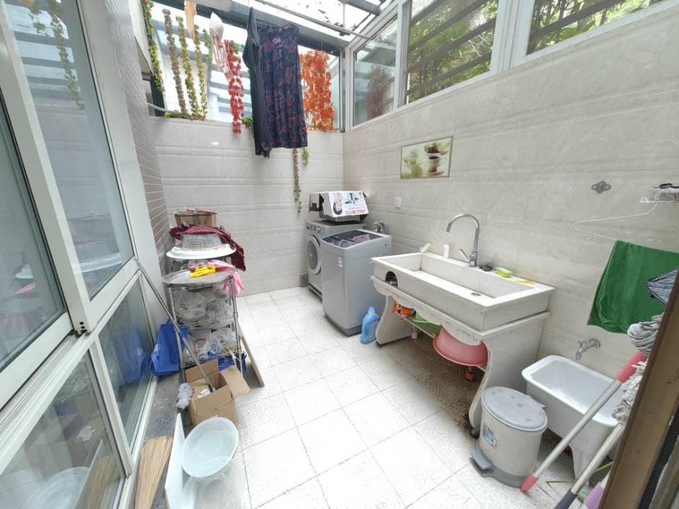 绵阳小岛花园三期，4室2厅2卫，156㎡，售价135万 绵阳二手房