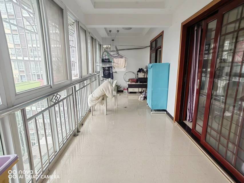绵阳丽景云天，3室2厅2卫，136㎡，售价72万 绵阳二手房