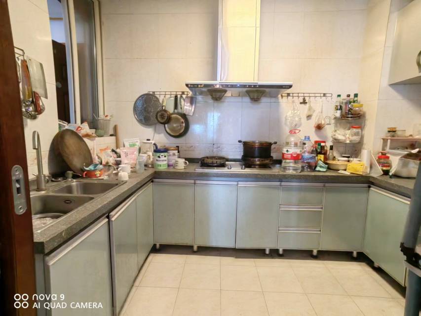 绵阳丽景云天，3室2厅2卫，136㎡，售价72万 绵阳二手房