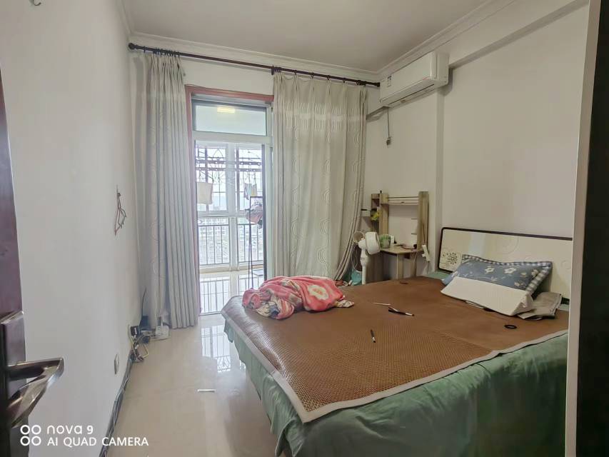 绵阳丽景云天，3室2厅2卫，136㎡，售价72万 绵阳二手房