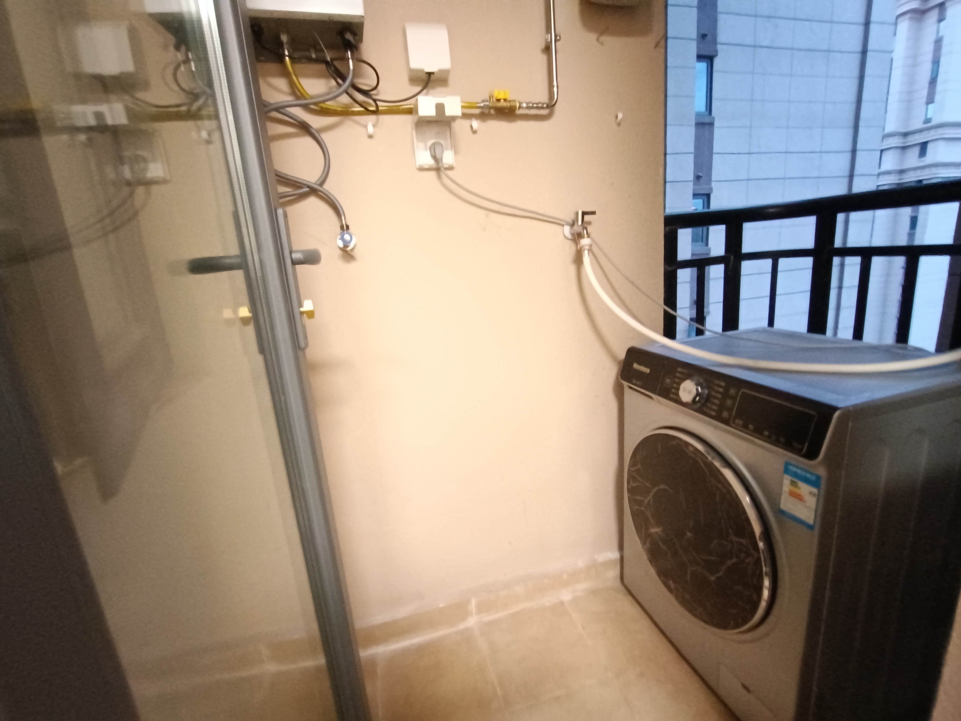绵阳恒大翡翠龙庭，3室2厅1卫，93㎡，租金2000元/月 绵阳租房
