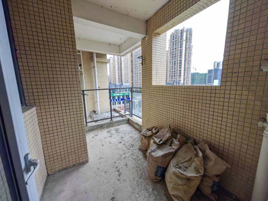 绵阳朝南安静舒适阔居感十足电梯入户电梯梯控 绵阳二手房
