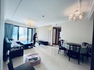 恒大翡翠华庭，3室2厅2卫，122.00㎡，精装，租金2300.00元/月