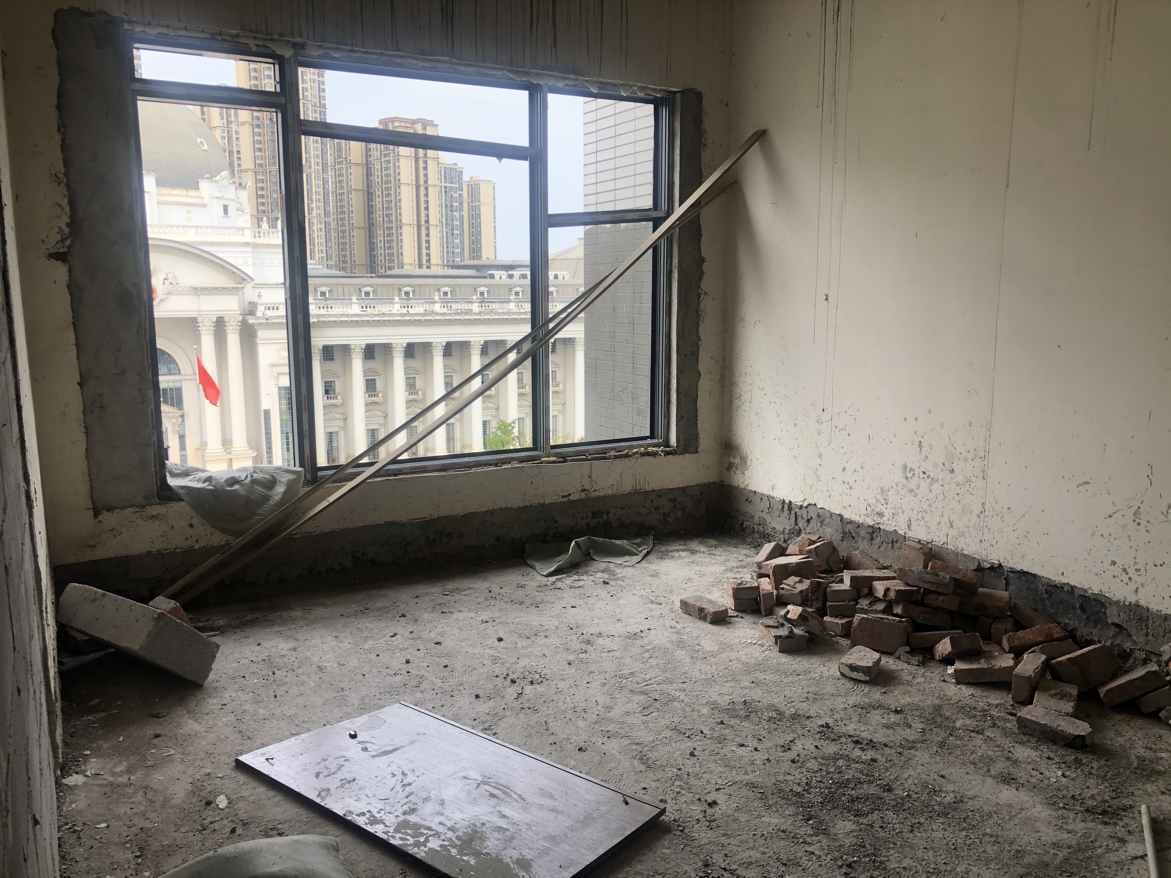 绵阳辰兴优山美郡，5室3厅4卫，136㎡，毛坯，售价178万 绵阳二手房