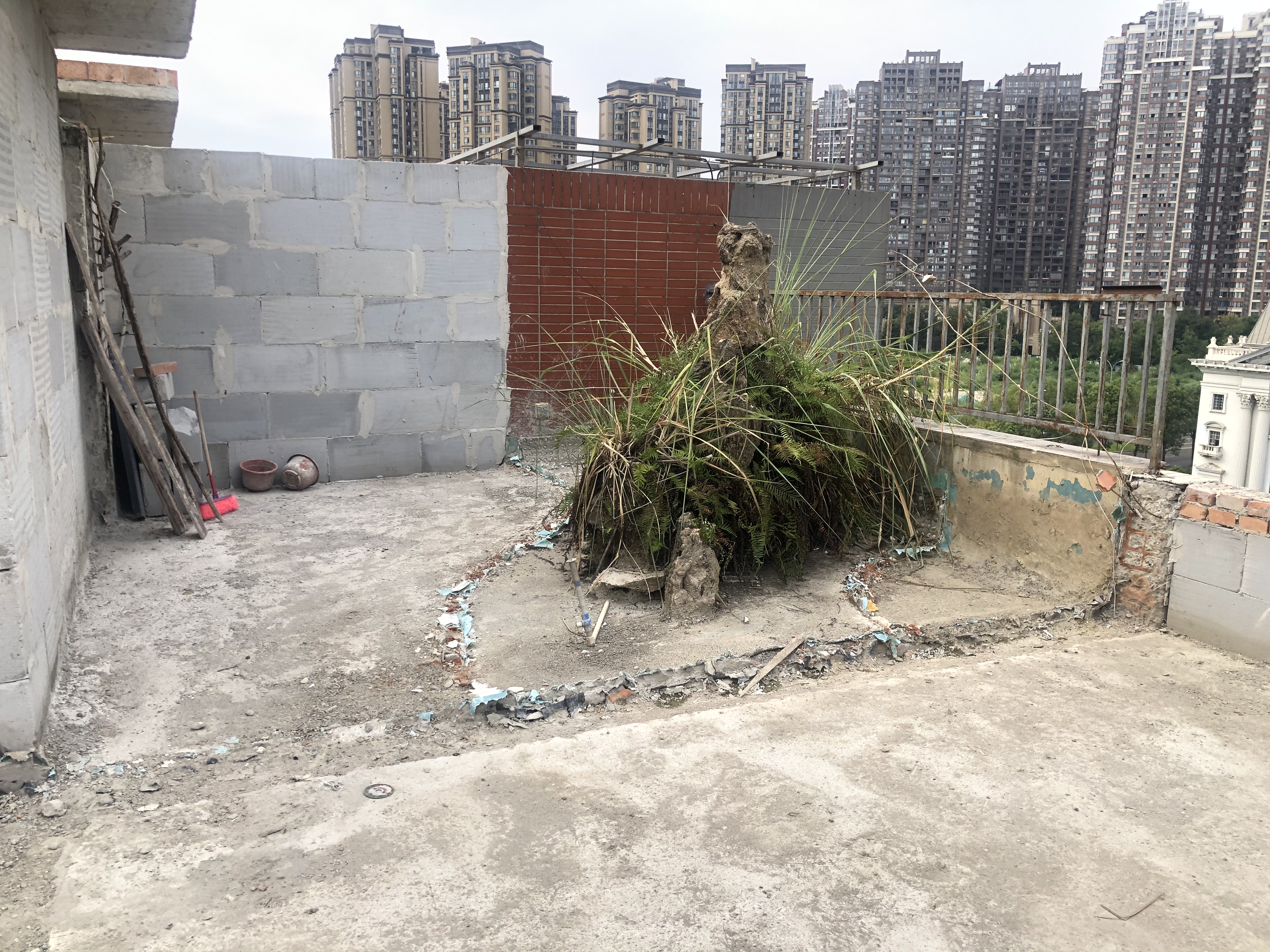 绵阳辰兴优山美郡，5室3厅4卫，136㎡，毛坯，售价178万 绵阳二手房