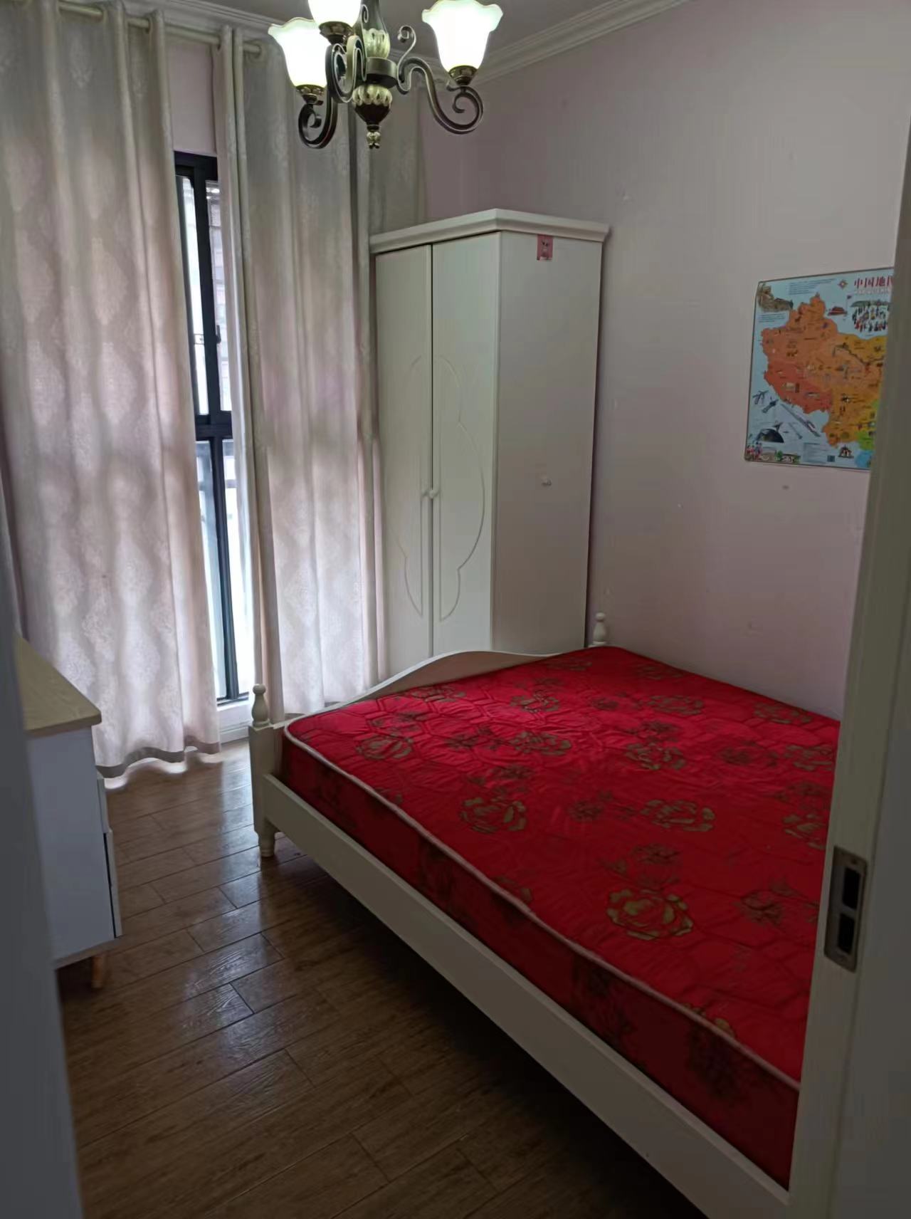 绵阳海珂花郡一期，4室2厅2卫，120㎡，精装，租金1800元/月 绵阳租房