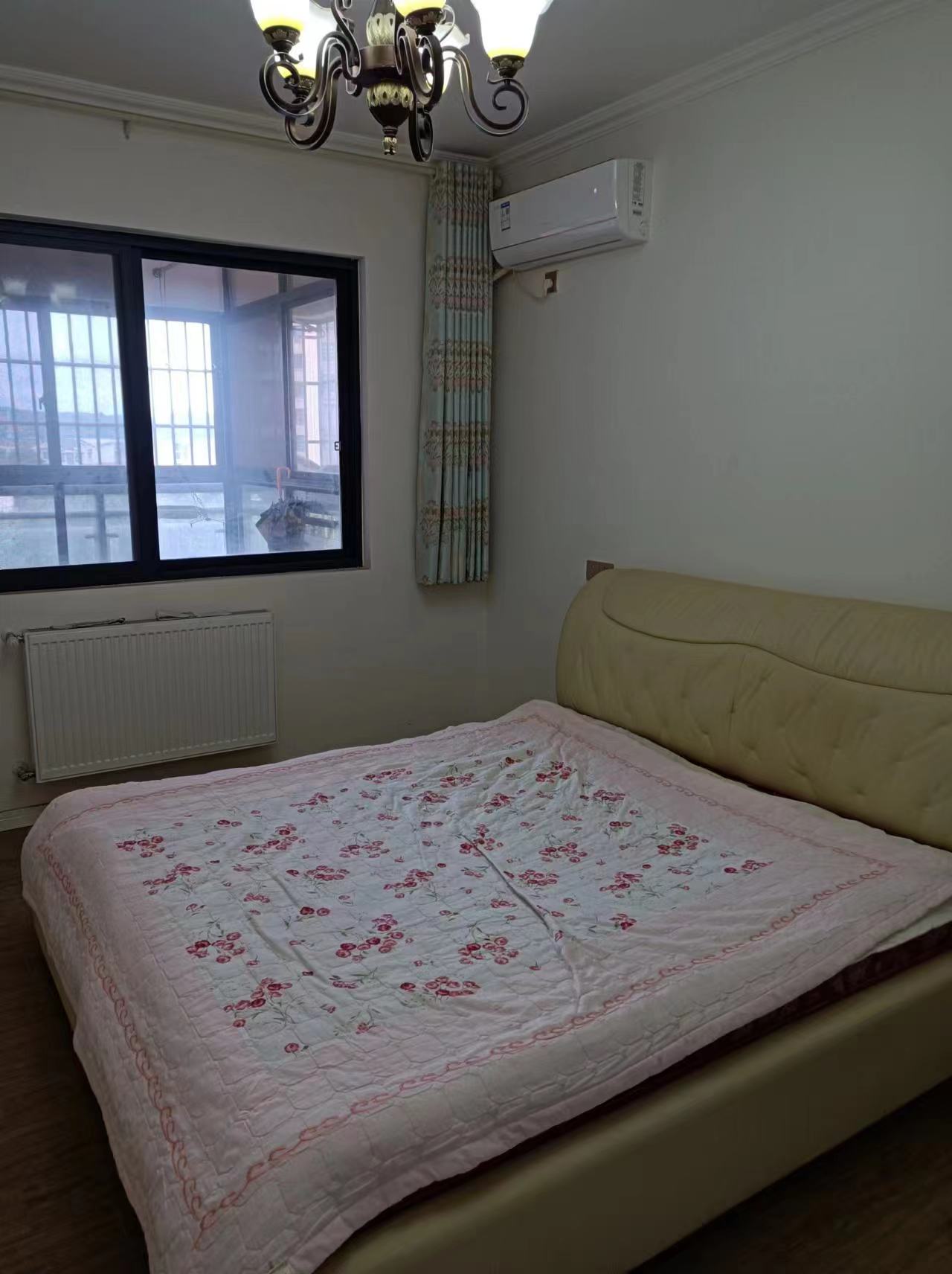 绵阳海珂花郡一期，4室2厅2卫，120㎡，精装，租金1800元/月 绵阳租房
