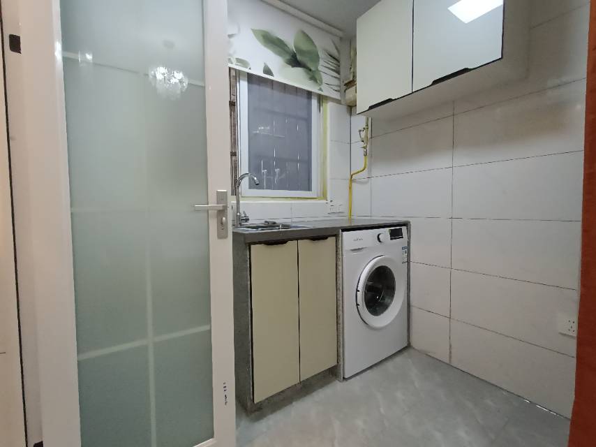 绵阳涪华路7号附8号，1室1厅1卫，50㎡，租金1100元/月 绵阳租房