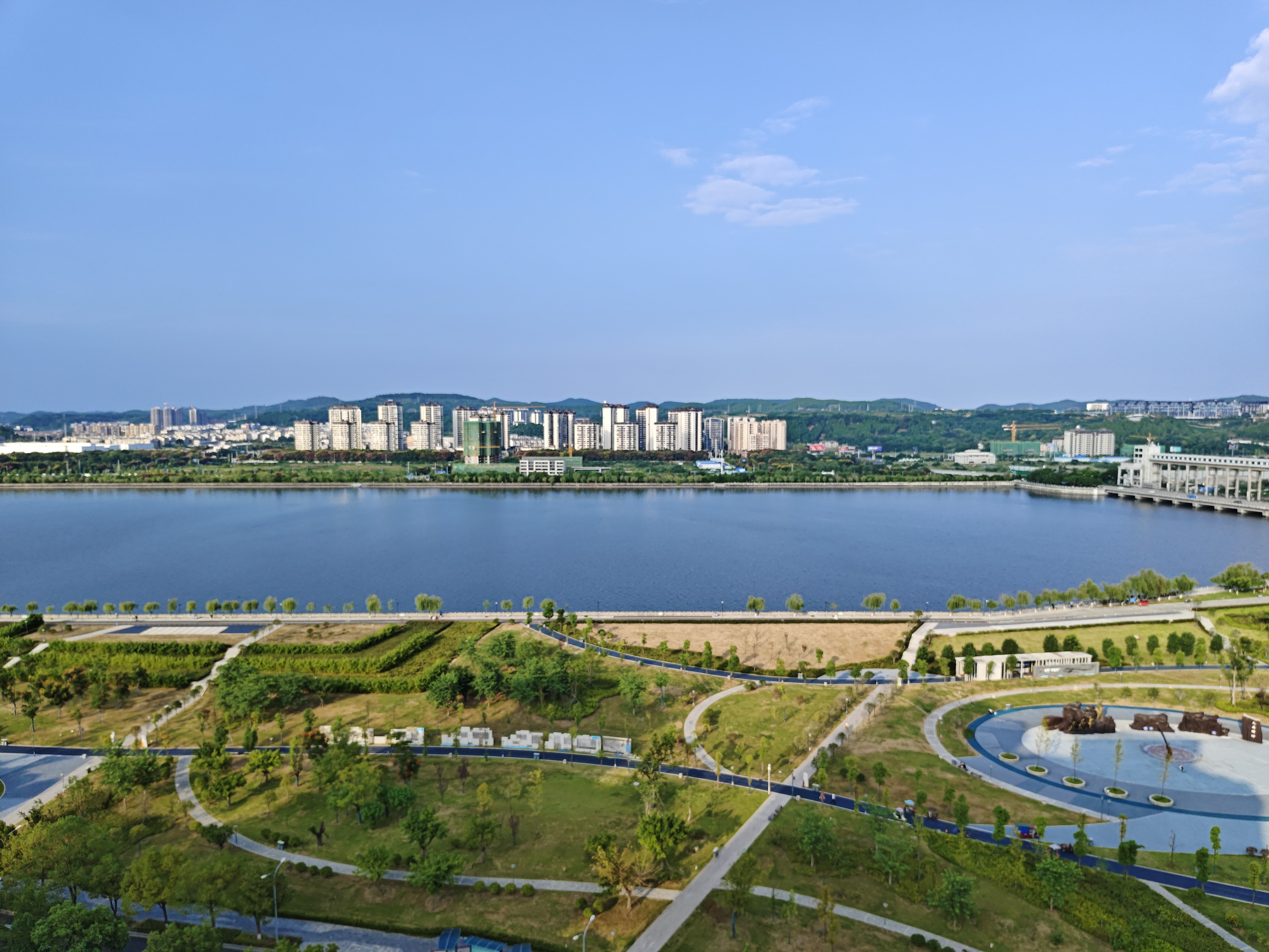 绵阳恒大·翡翠湾，4室2厅2卫，132㎡，精装，售价128万 绵阳二手房