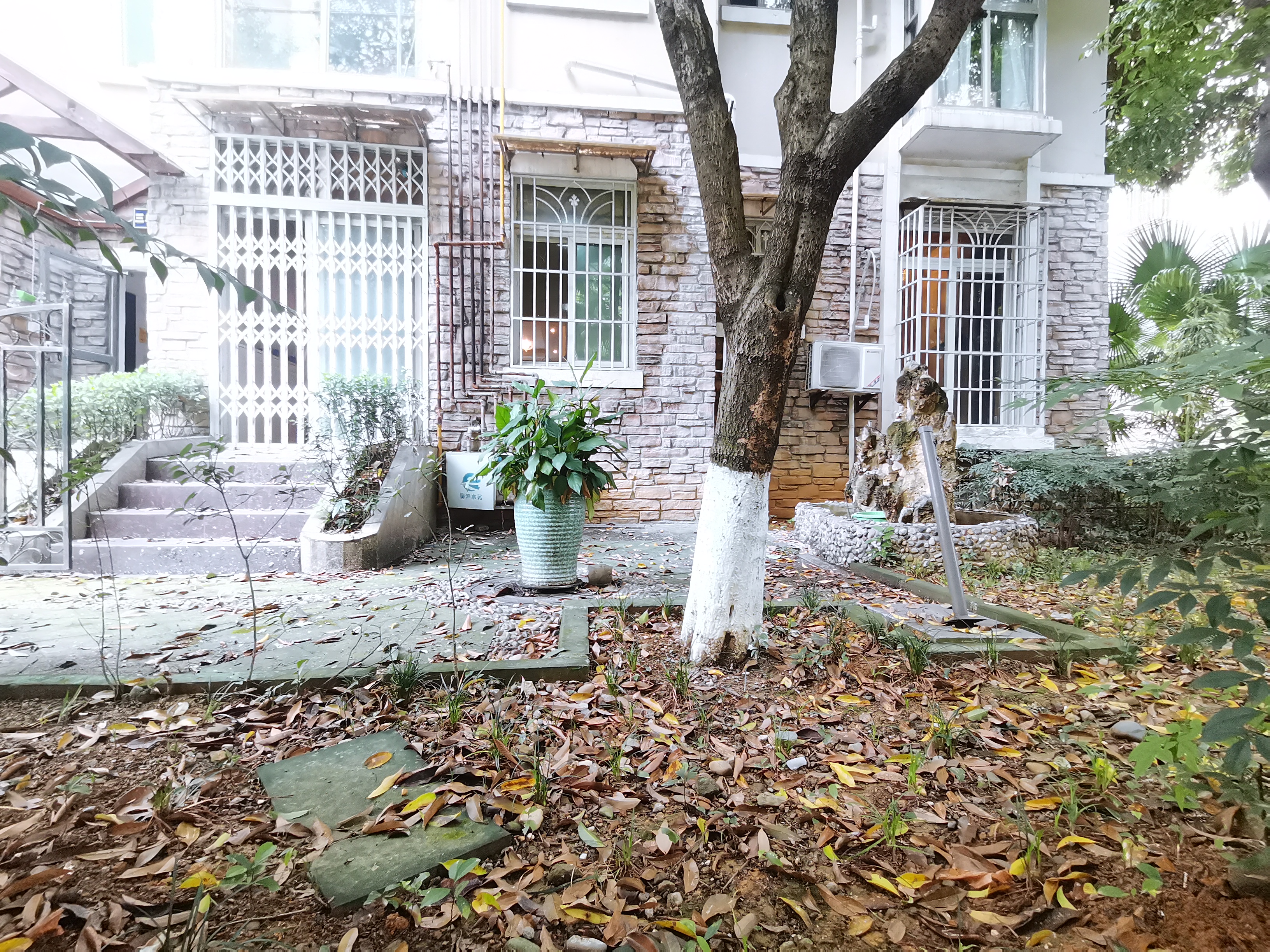 绵阳阳光清华B区.一楼带50平左右花园.103万.性价比高 绵阳二手房
