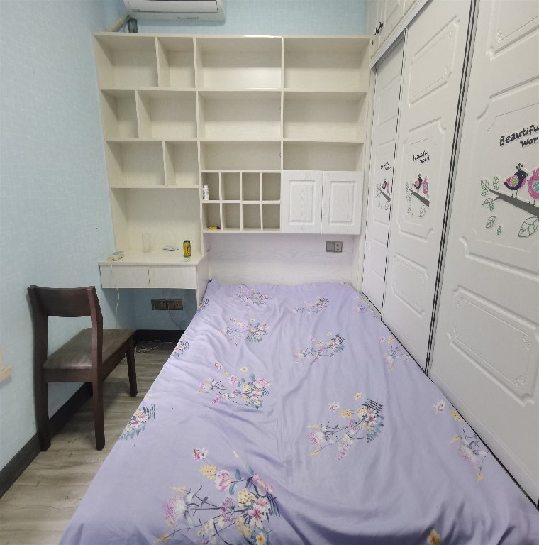 绵阳南湖汽车站片区 神州南都二期四房2500元/月 绵阳二手房