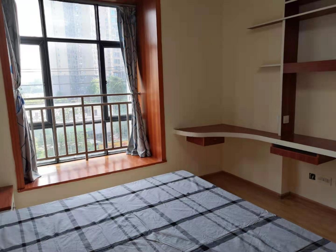 绵阳涪城区 愿望帝景2房1700元/月 绵阳租房