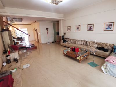 小岛花园城一期 英才学校旁 带花园 带车库 跃层式 