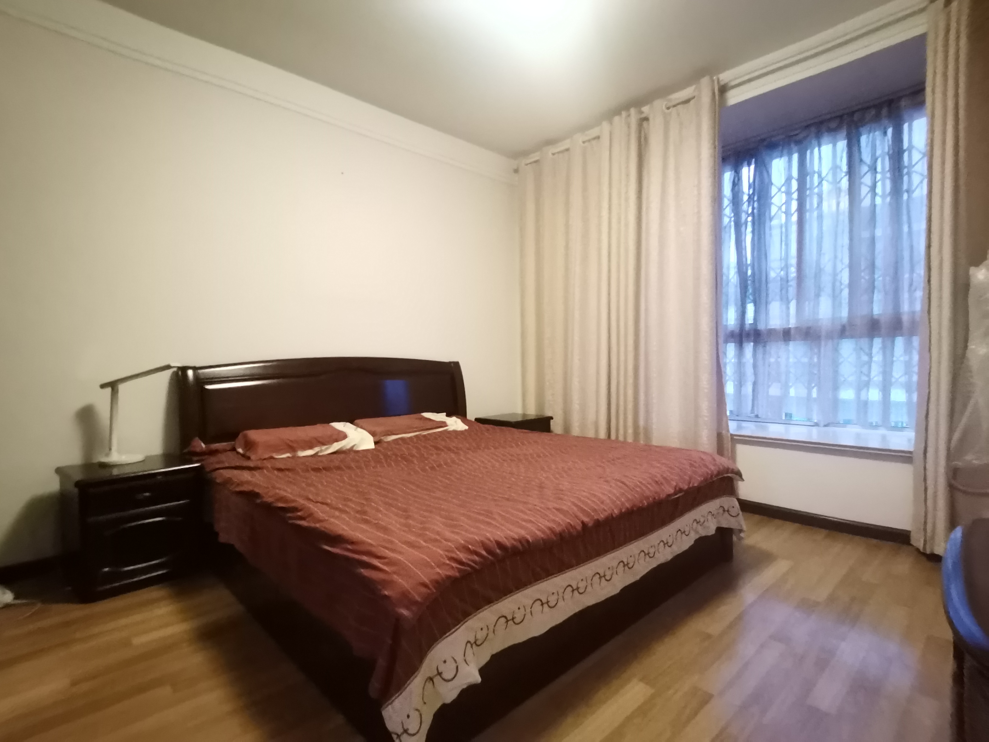 绵阳人工湖旁.虹色景苑.顶跃带屋顶花园及双露台.72万.可谈 绵阳二手房
