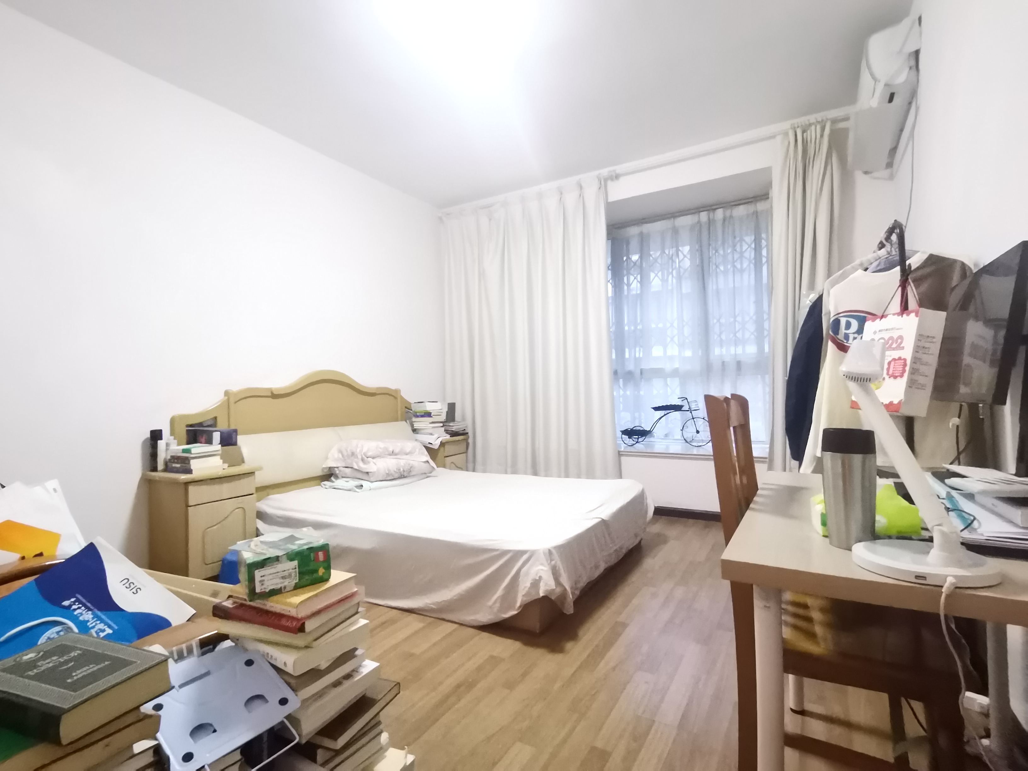 绵阳人工湖旁.虹色景苑.顶跃带屋顶花园及双露台.72万.可谈 绵阳二手房