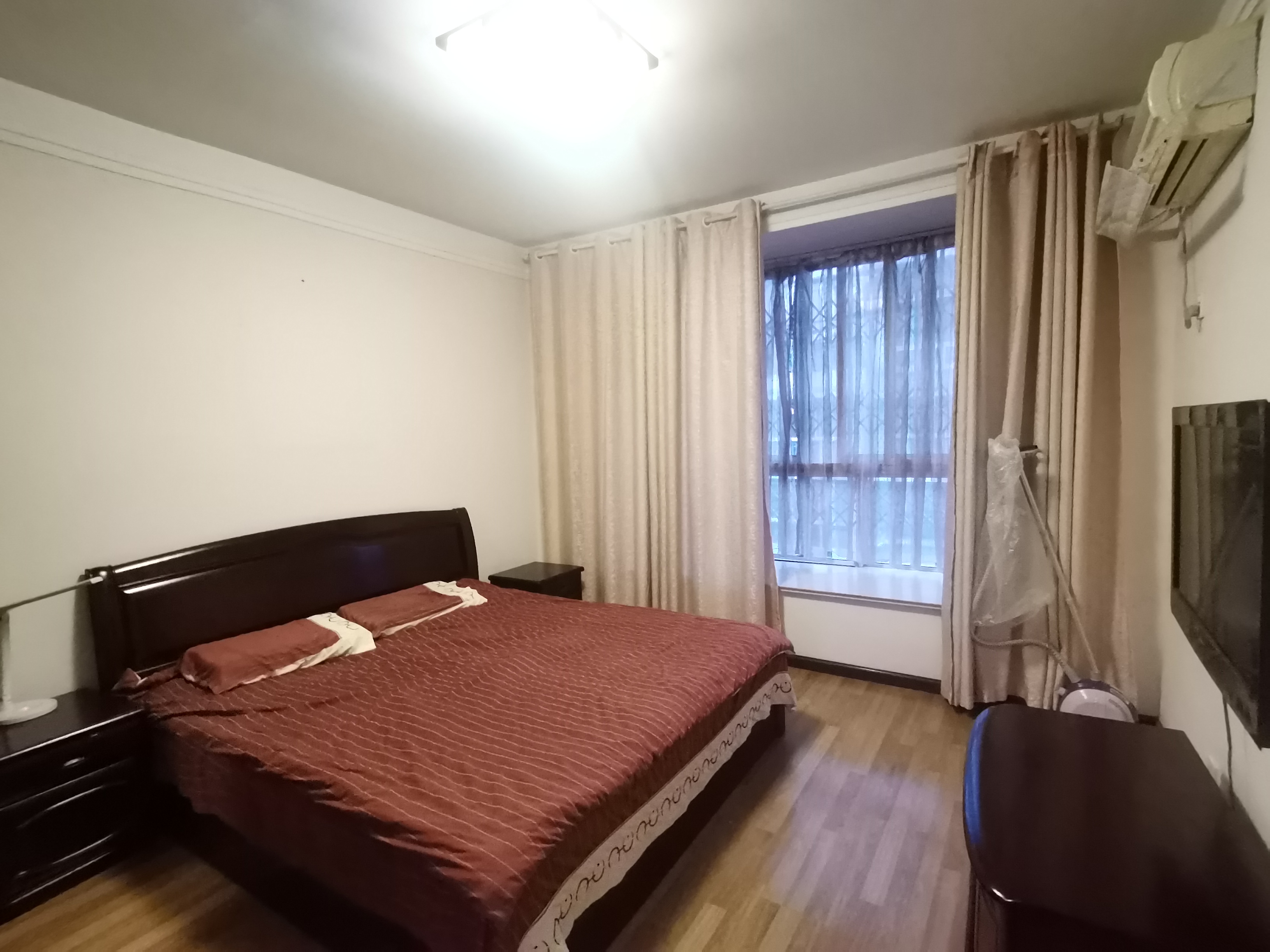 绵阳人工湖旁.虹色景苑.顶跃带屋顶花园及双露台.72万.可谈 绵阳二手房