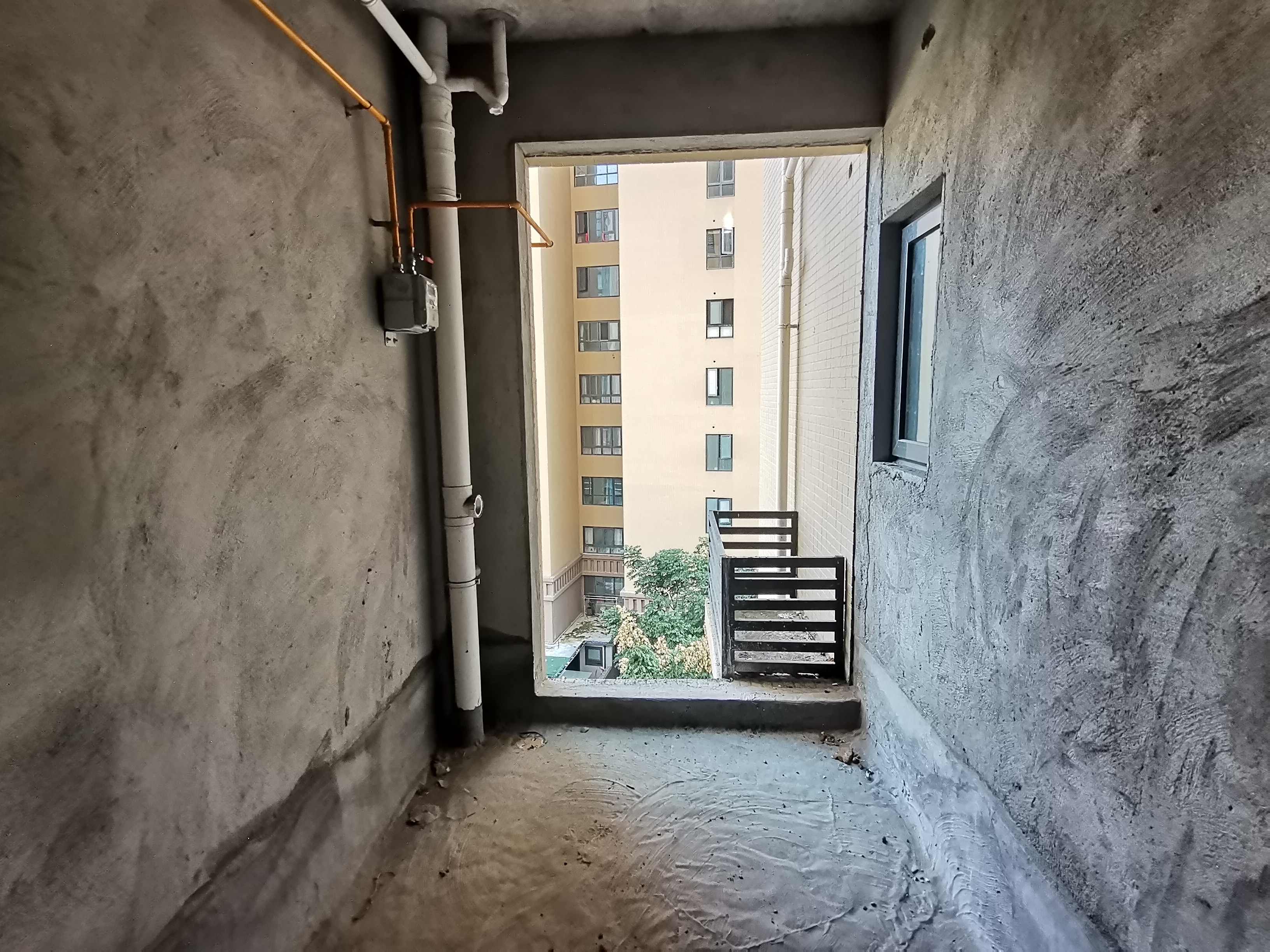 绵阳圣鼎科迩马，4室2厅2卫，104.6㎡，毛坯，售价69万 绵阳二手房