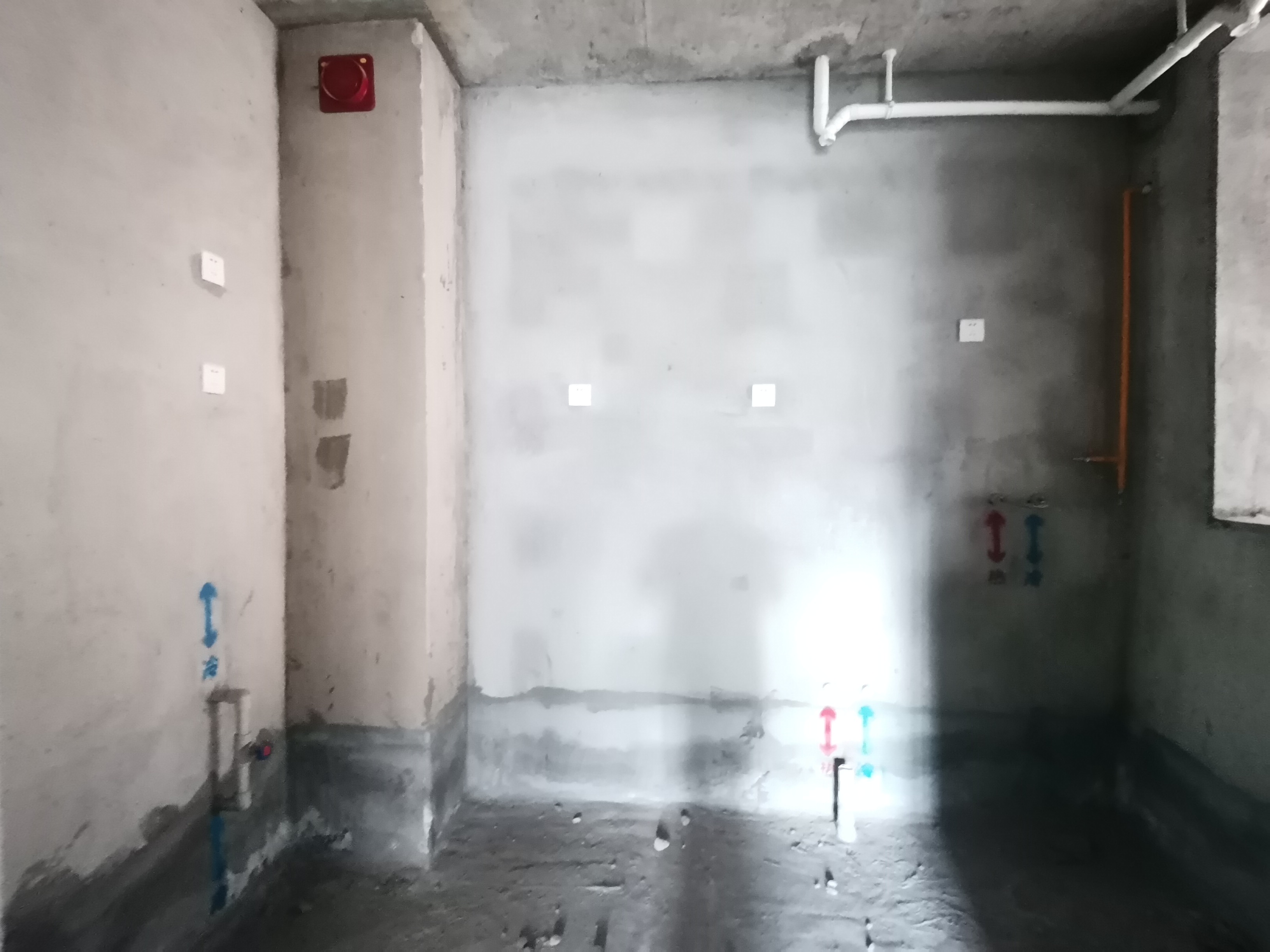 绵阳圣鼎科迩马，4室2厅2卫，104.6㎡，毛坯，售价69万 绵阳二手房