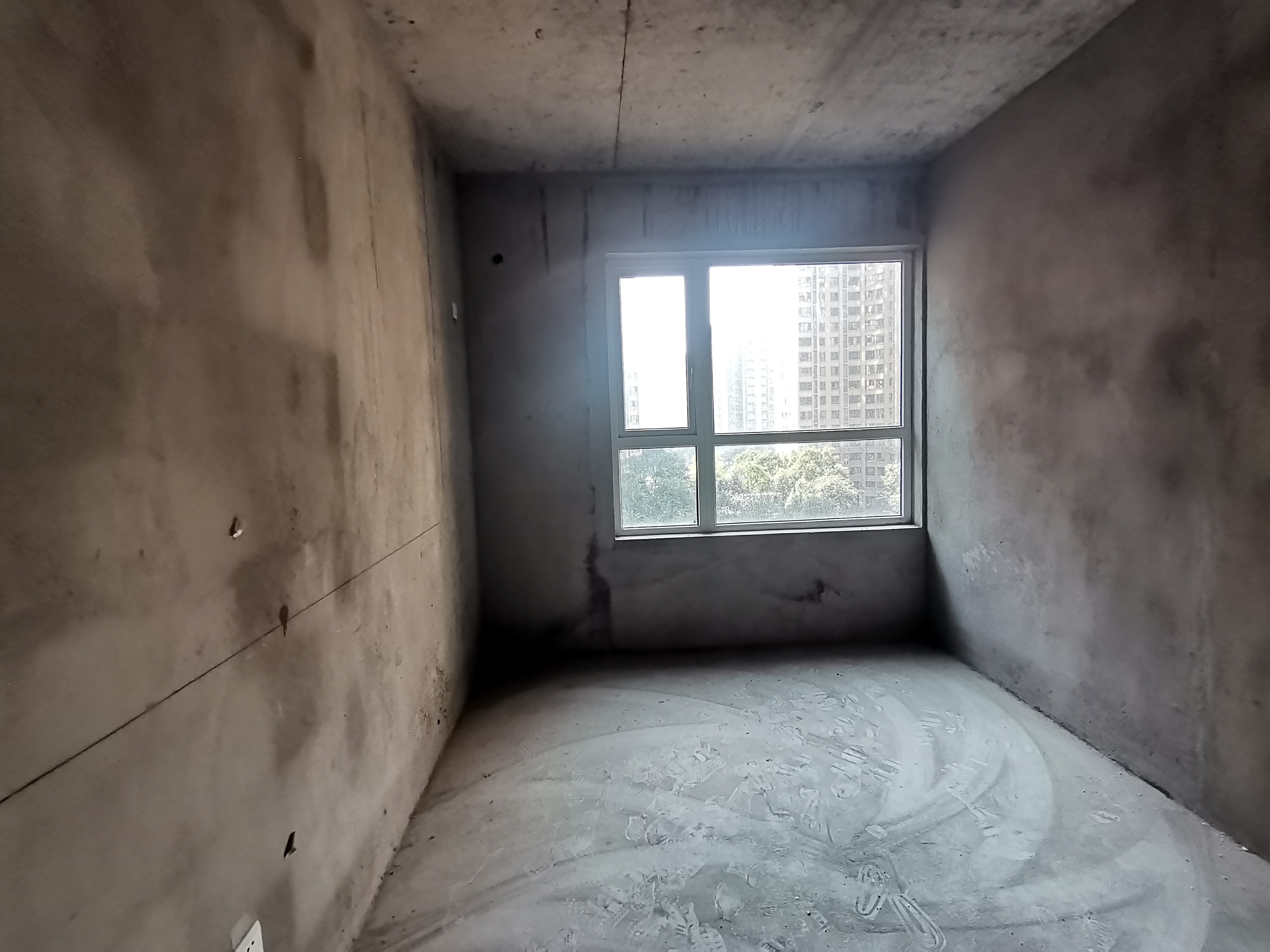 绵阳圣鼎科迩马，4室2厅2卫，104.6㎡，毛坯，售价69万 绵阳二手房